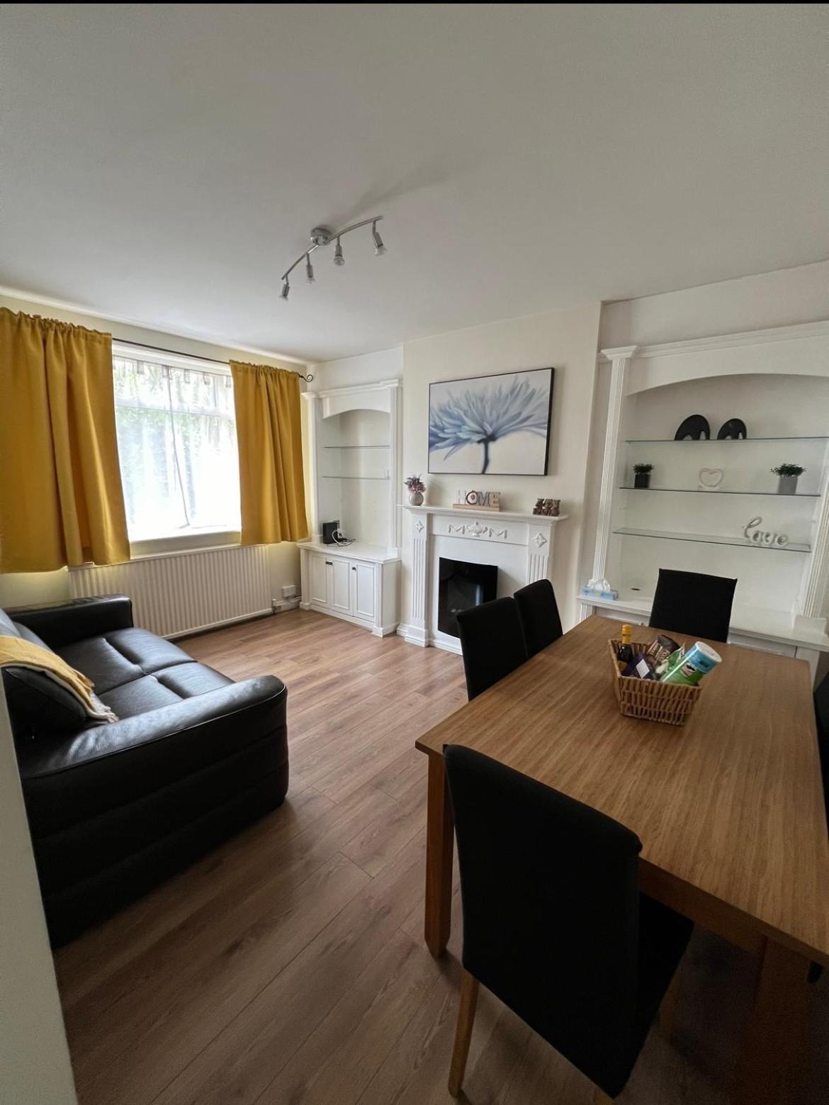 20Mins To Bakerst, Harry Potter & Wembley Stadium! Apartment Northwood  Luaran gambar